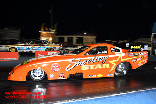 Bill Naves - 'Shooting Star' (near lane) vs 
Michael Neal - 'Burnin' Love' (far lane)